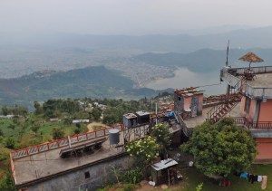 vedere spre Pokhara si lacul Fewa