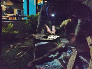 gratar si american în fundal